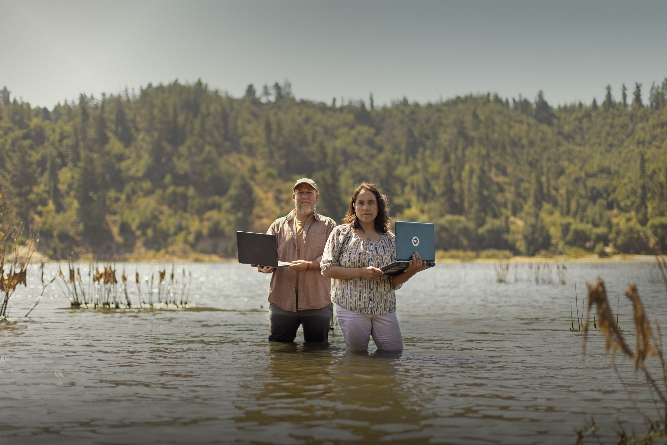 Un pueblo de Chile protege su agua de la IA: convirtiéndose en IA por un día thumbnail